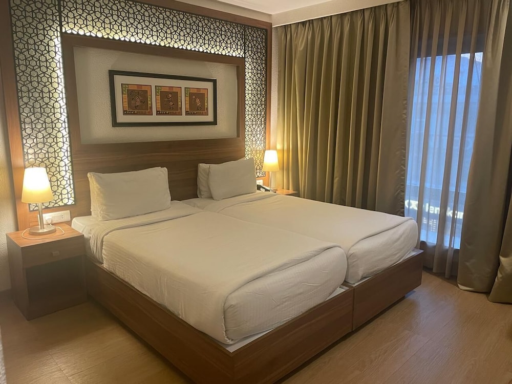 Executive Room - Photo 2