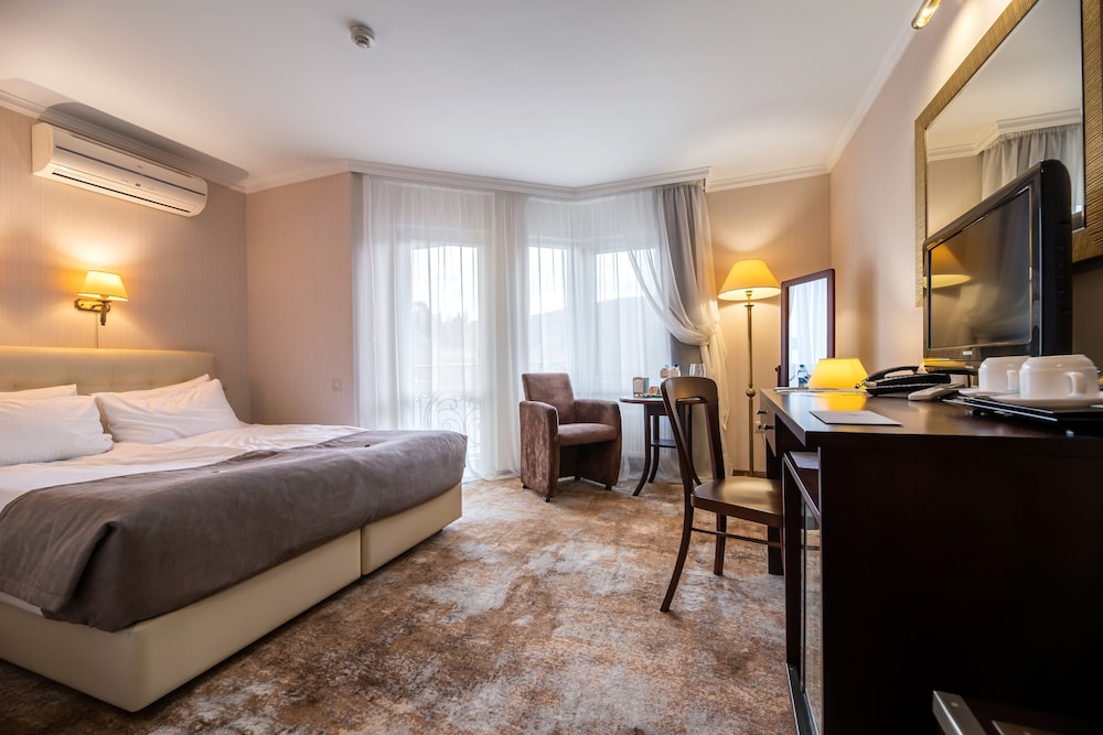 Premium Double or Twin Room photo 1