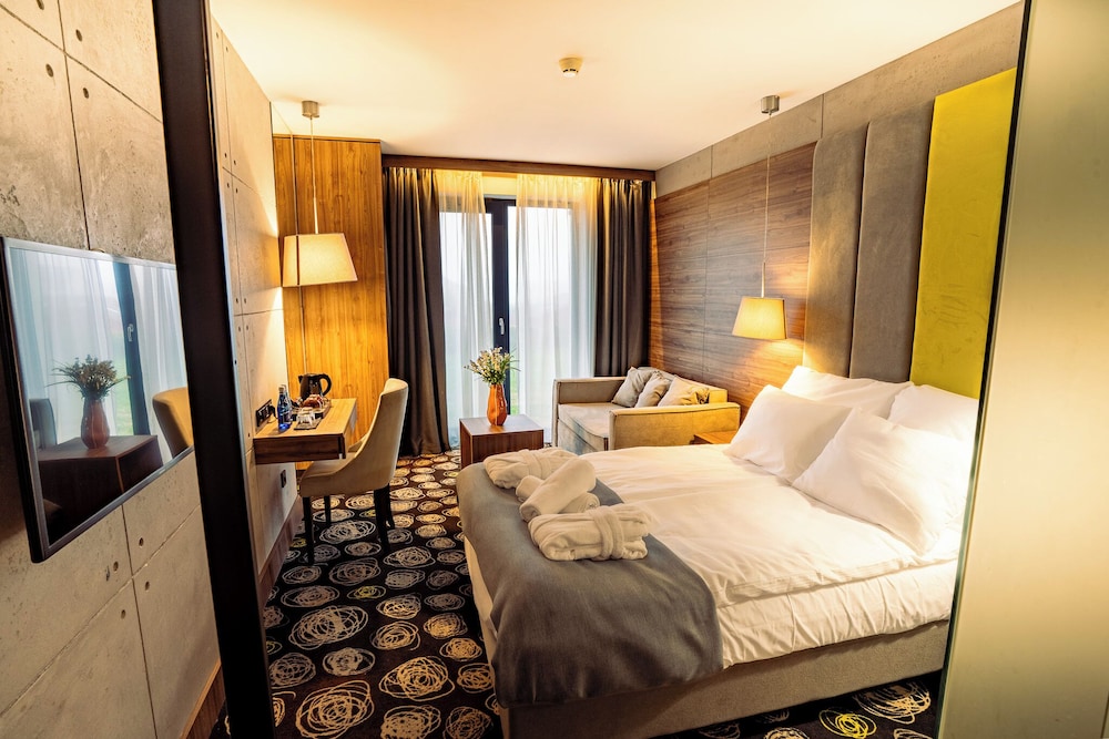 Economy Triple Room