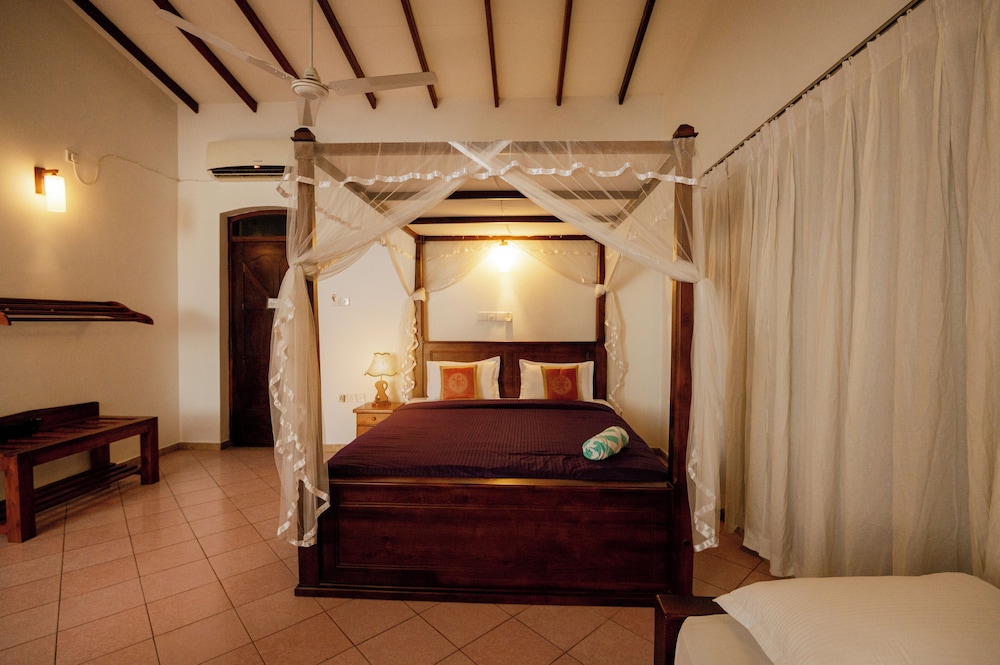 Family Studio Suite, Multiple Beds photo 3