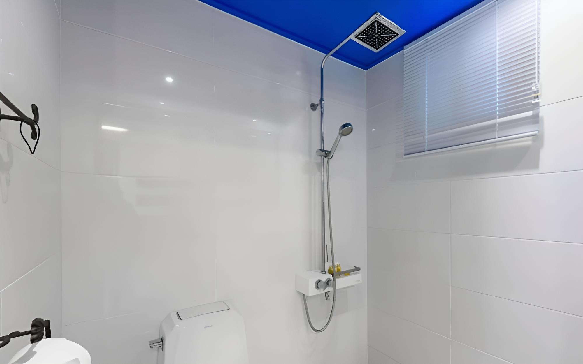 Room (B202 (Indoor Spa)) - Photo 8