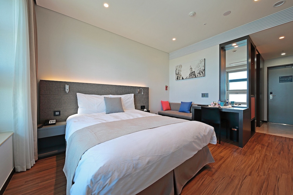 Deluxe Double Room, Ocean View - Photo 1