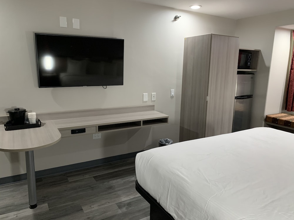 Studio, 1 King Bed, Non Smoking - Photo 5