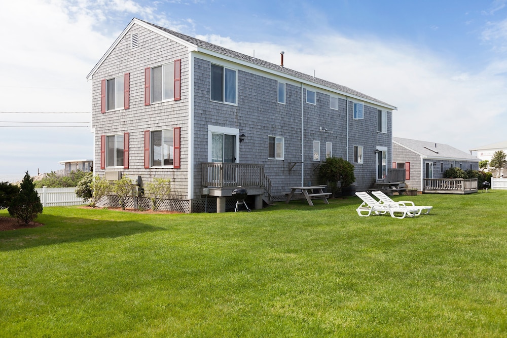 Townhome, 3 Bedrooms, 2 Bathrooms photo 1