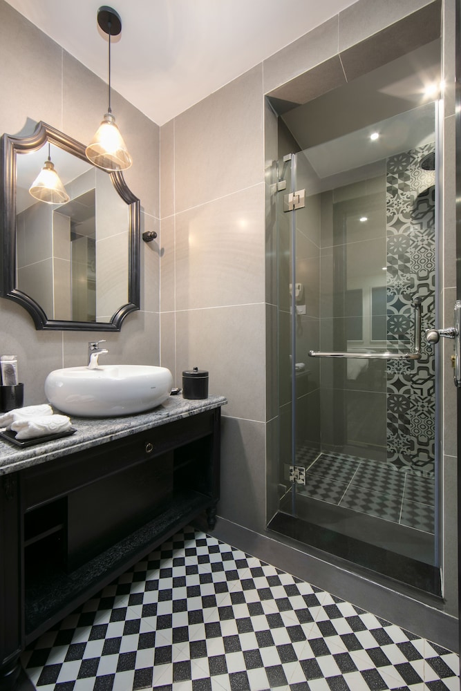 Deluxe Cozy Double Room - Photo 8