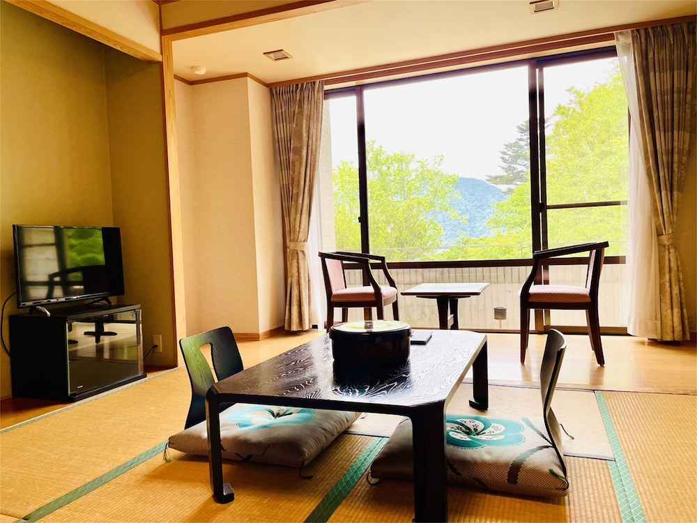 Japanese Style Room, Shared Bathroom, Mountain View - Photo 1