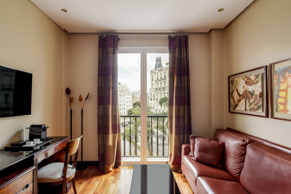 Superior Double Room Single Use, City View - Photo 4