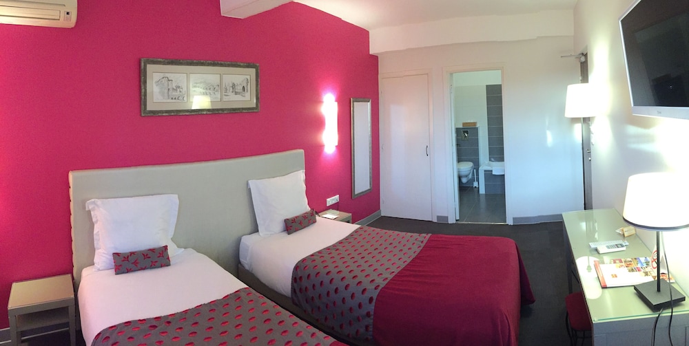 Superior Twin Room, Private Bathroom - Photo 1