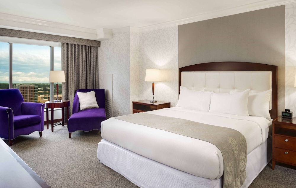 Presidential Suite, 1 King Bed, City View photo 2
