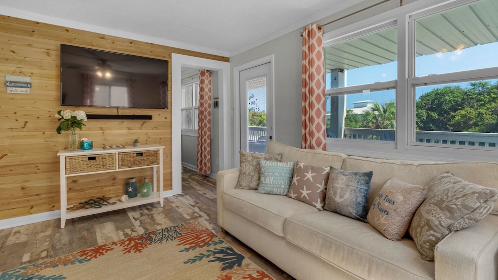 Condo, 1 King Bed with Sofa bed, Balcony, Garden View (Villas Bahama West 106)