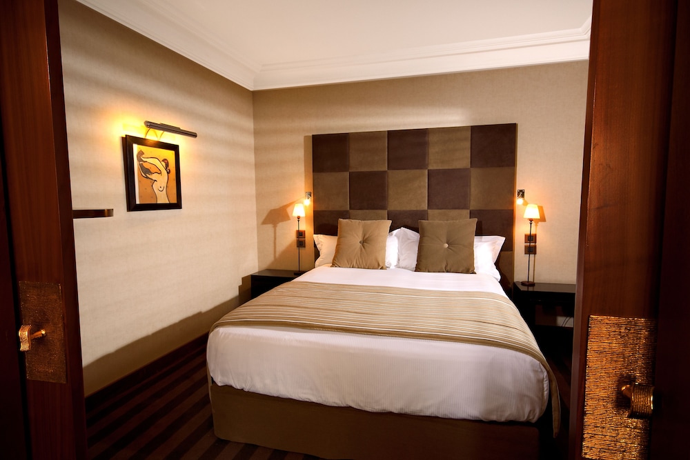 Exclusive Room, 1 King Bed, Non Smoking - Photo 2