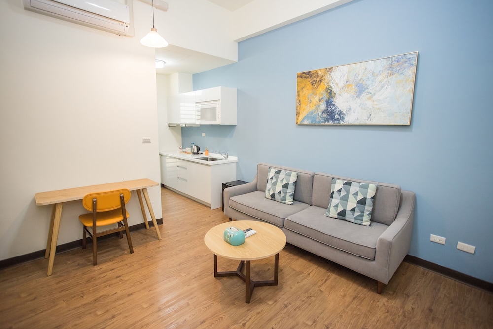 Deluxe Suite, 1 Bedroom Suite, 2 Single Beds, Balcony - Photo 12