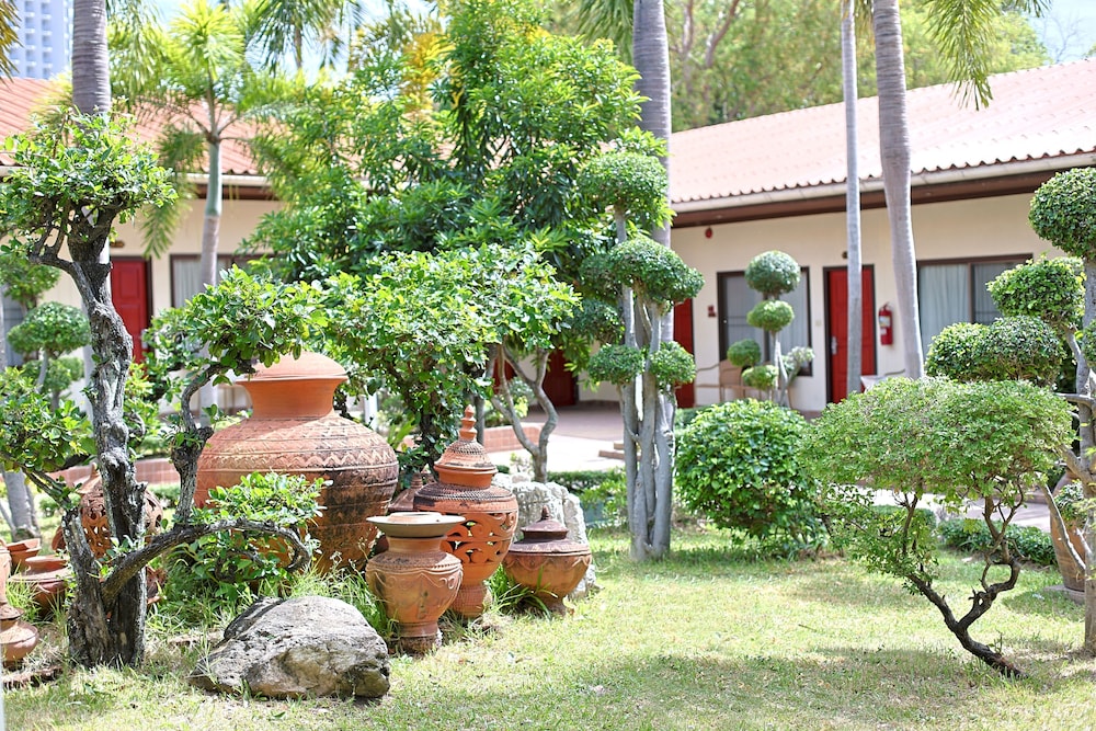 Deluxe Bungalow - Photo 6