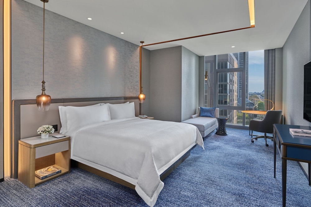 Superior Room, 1 King Bed, Park View - Photo 1