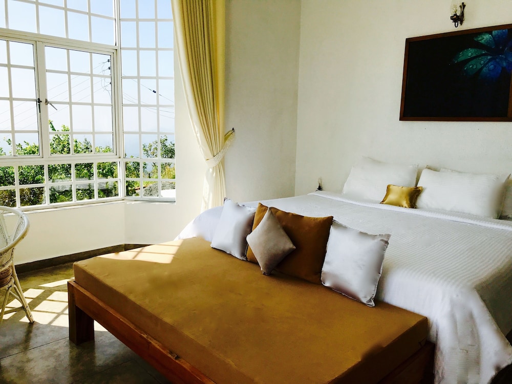 Deluxe Quadruple Room, 1 Bedroom, Non Smoking, Mountain View