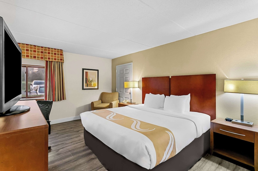 Room, 1 King Bed, Non Smoking - Photo 4