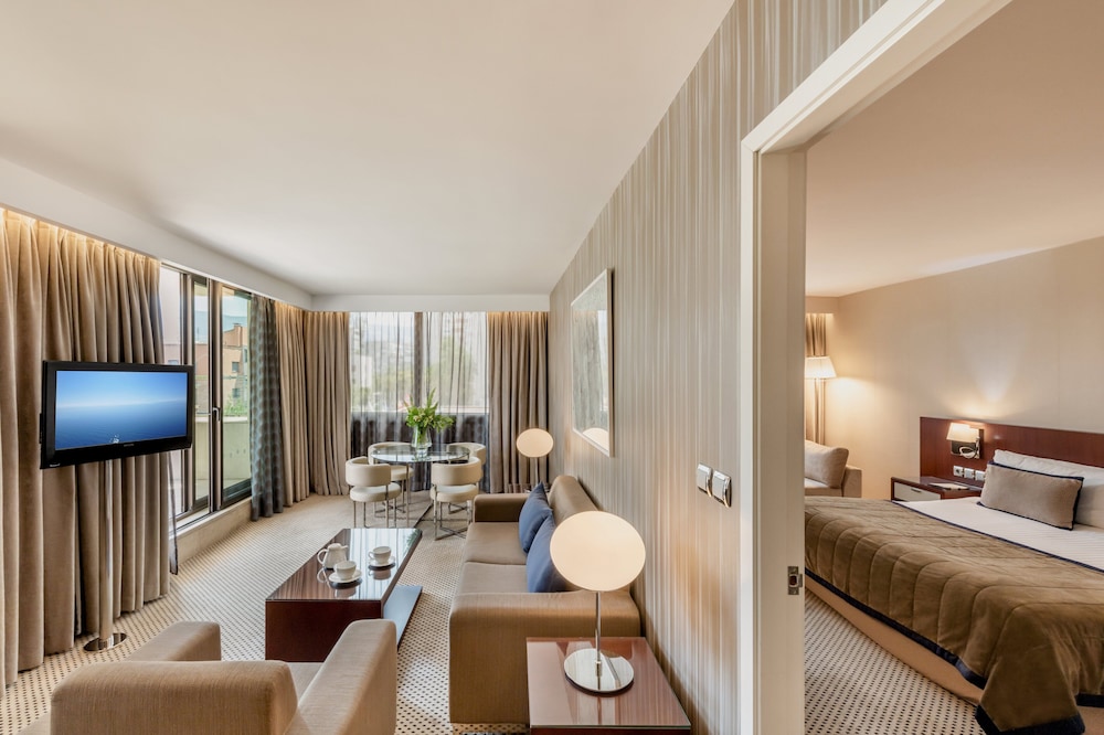 Suite, 1 Bedroom, Balcony photo 1