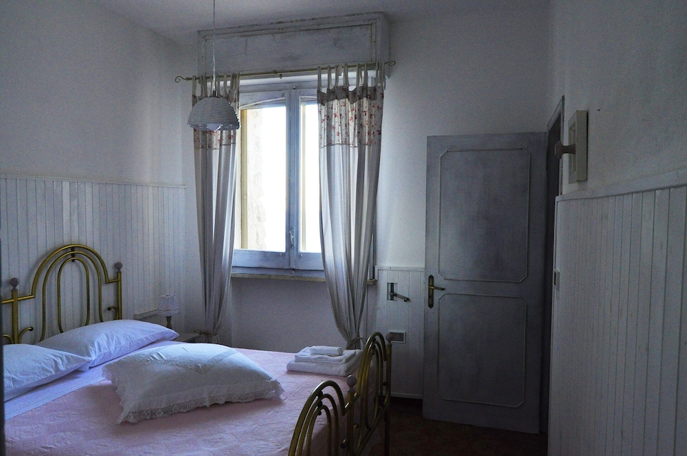 Triple Room (Mauve) photo 3