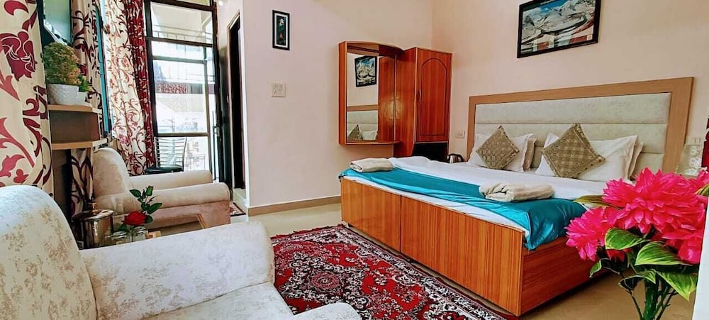 Deluxe Room - Photo 13