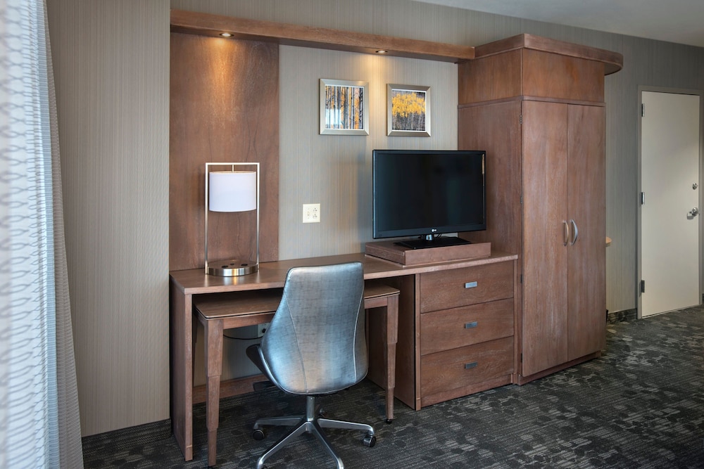Suite, 1 Bedroom photo 1