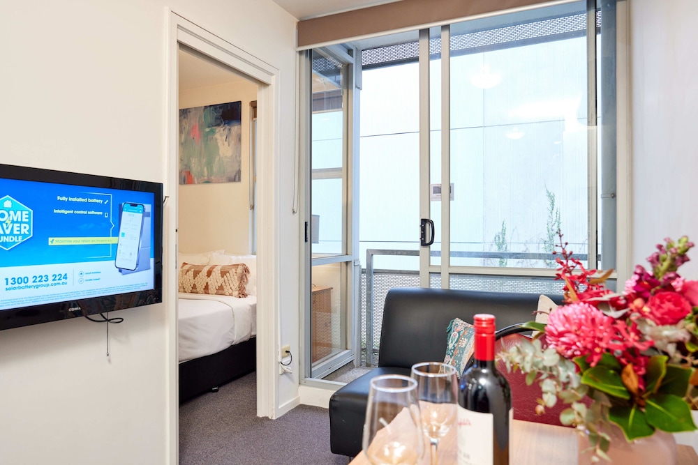 Two Bedroom Apartment - Photo 6