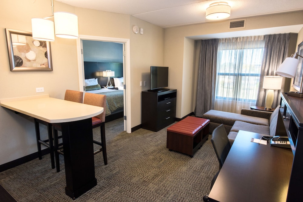 Suite, 1 Bedroom, Accessible, Kitchen (Comm Access) photo 1