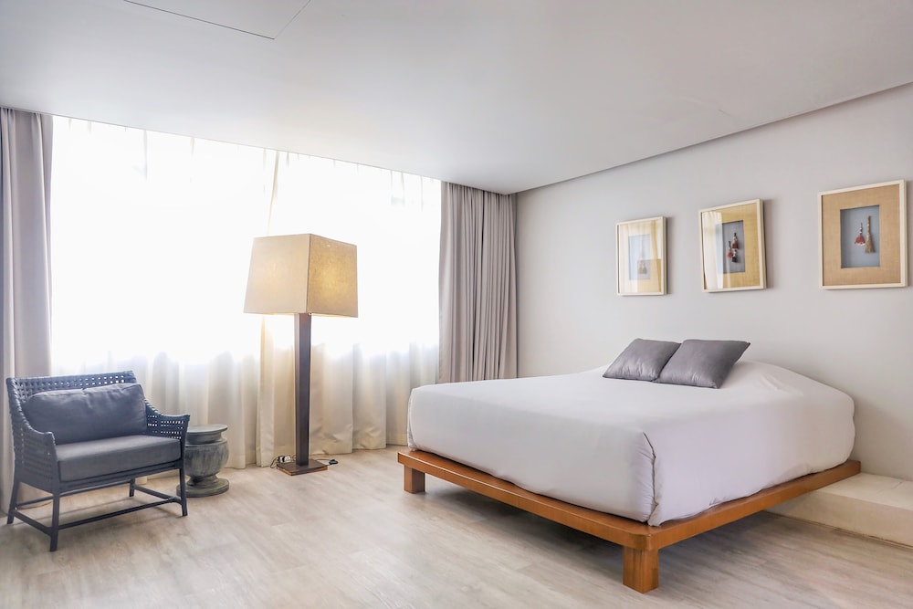 Presidential Room, Multiple Beds photo 3