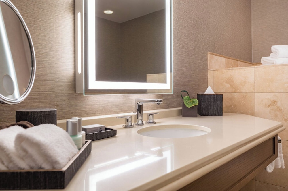 Deluxe Garden View Executive Suite