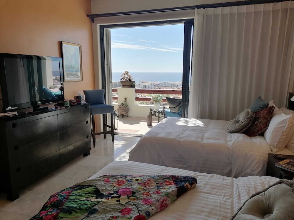 Luxury Penthouse, 2 Bedrooms, Jetted Tub, Sea View