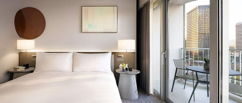 Fairmont Gold, Studio Suite, 1 King Bed with Sofa bed