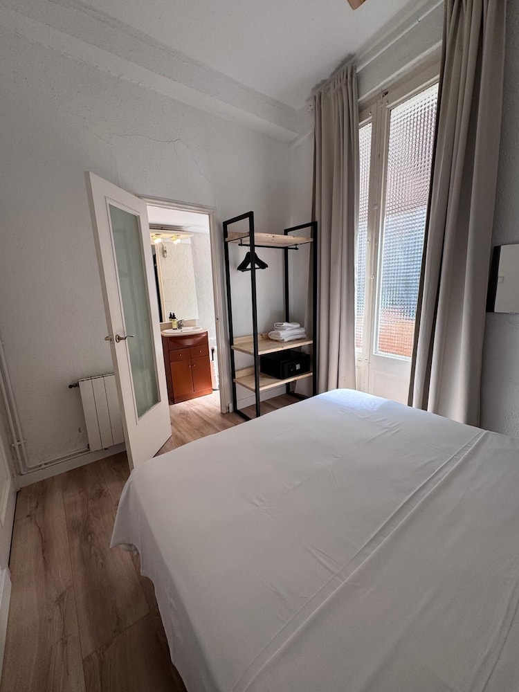 Basic Double Room, City View photo 3