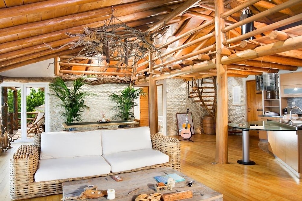 Grand One Bedroom Penthouse with Sea View - Photo 15