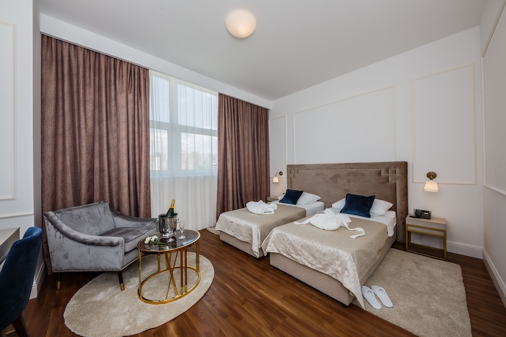 Standard Double or Twin Room photo 2