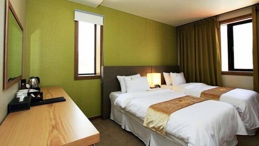 Deluxe Twin Room photo 2