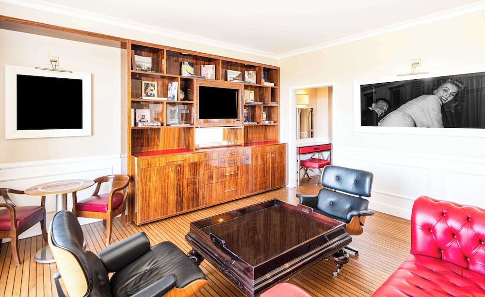 Suite, 2 Bedrooms, Balcony