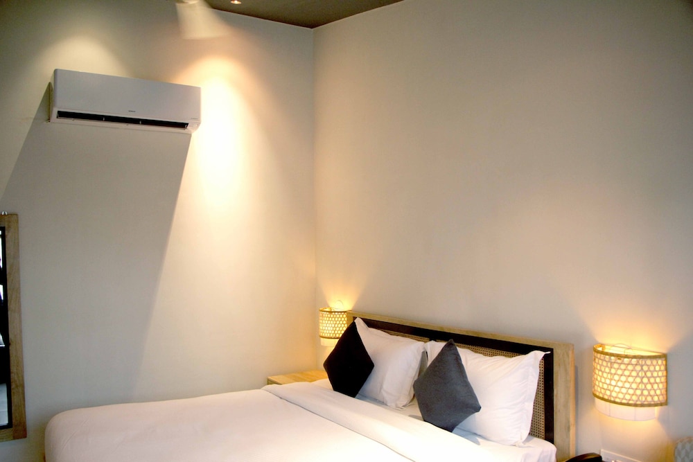 Deluxe Room - Photo 3