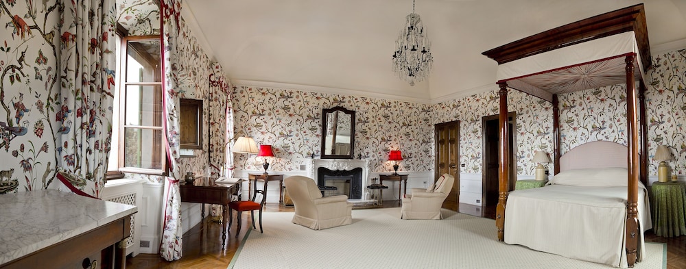 Multiple Bedrooms Luxury Villa (Non Smoking)