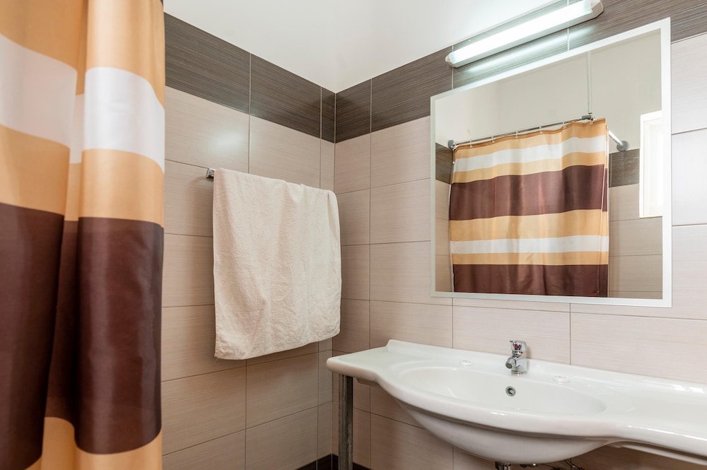 Standard Triple Room photo 3