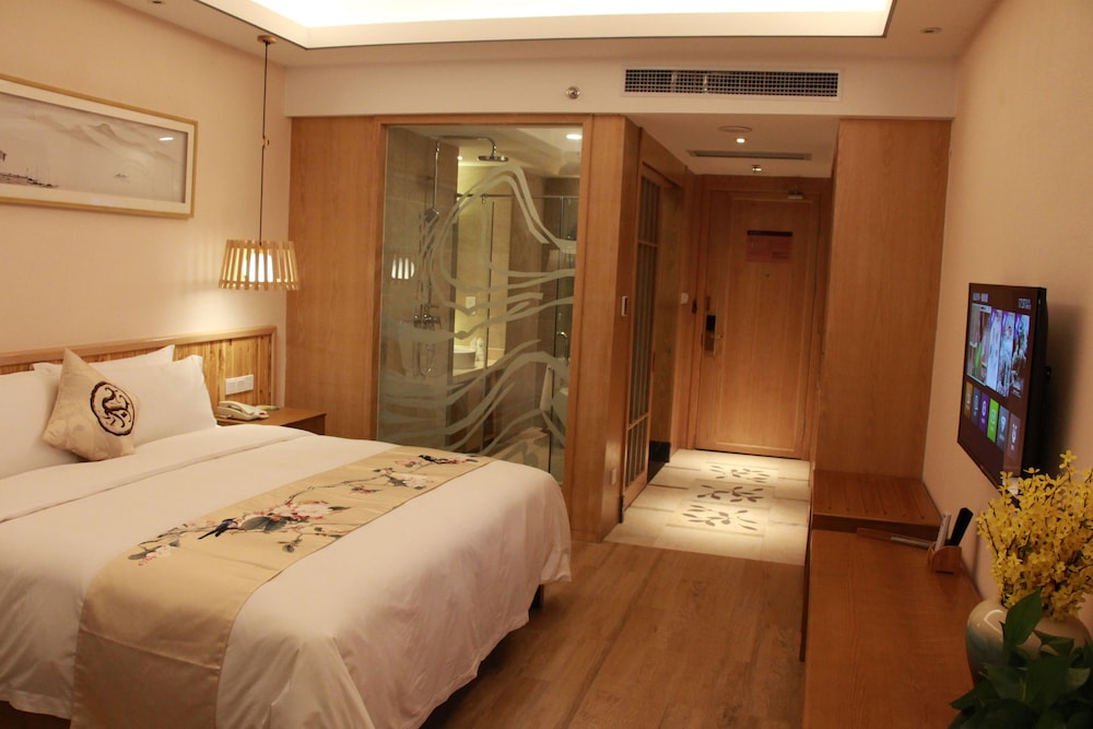 Superior Double or Twin Room with Pool View