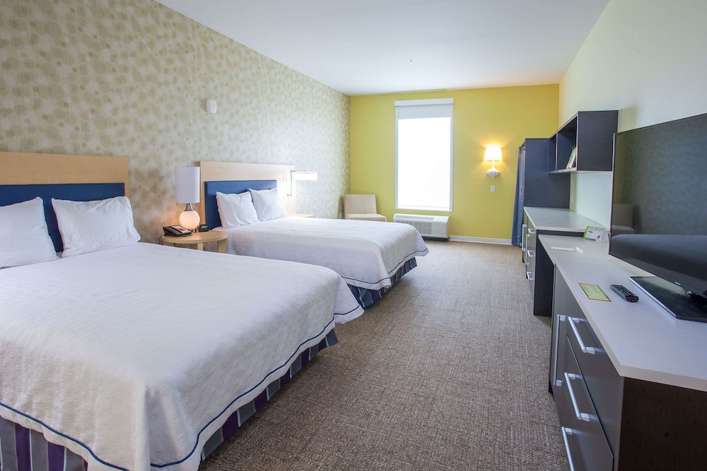 Suite, 2 Queen Beds, Accessible (Roll-In Shower) photo 2