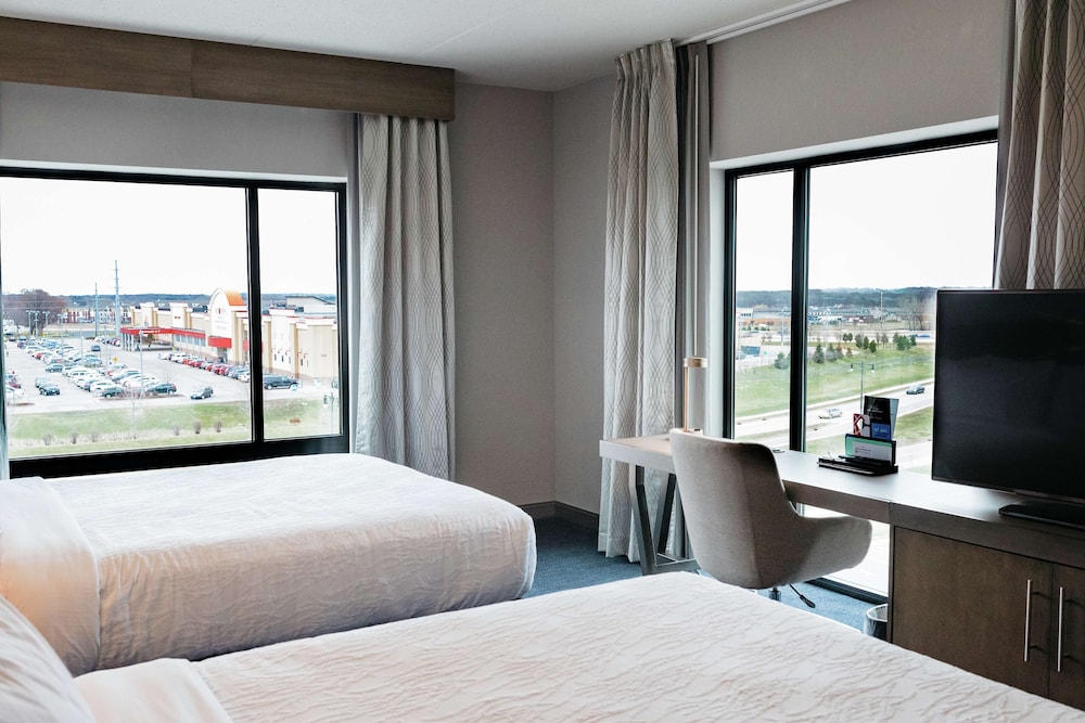 Junior Suite, 2 Queen Beds photo 2