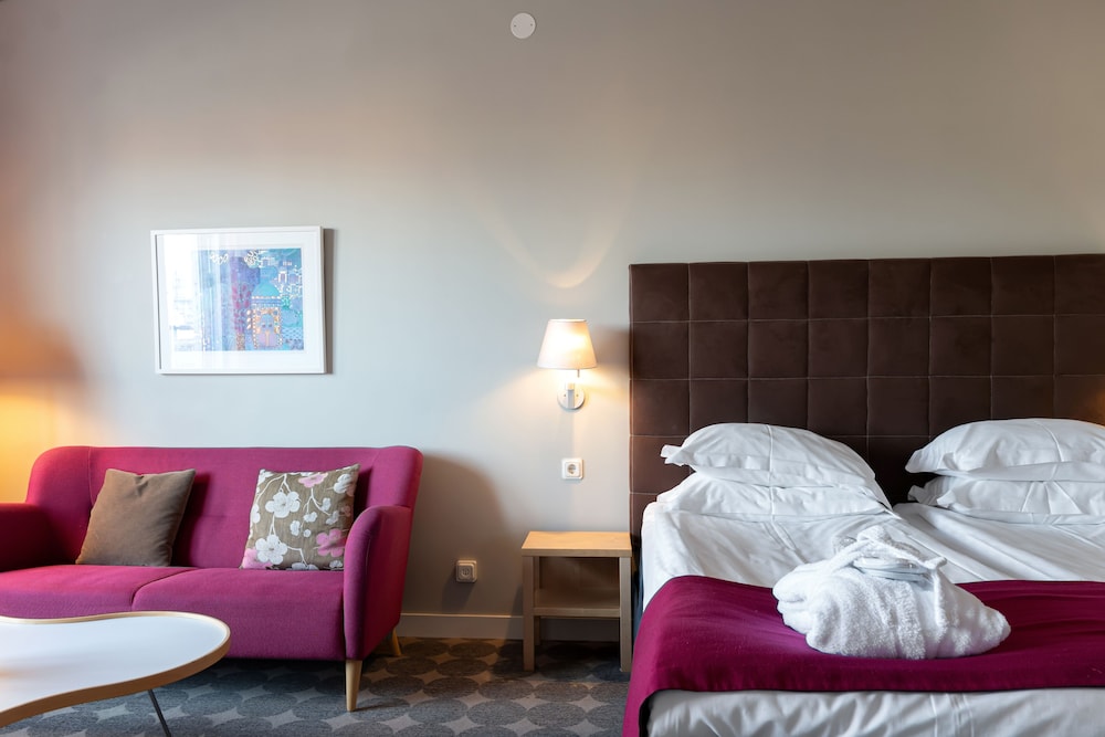 Junior Suite with View - Photo 4