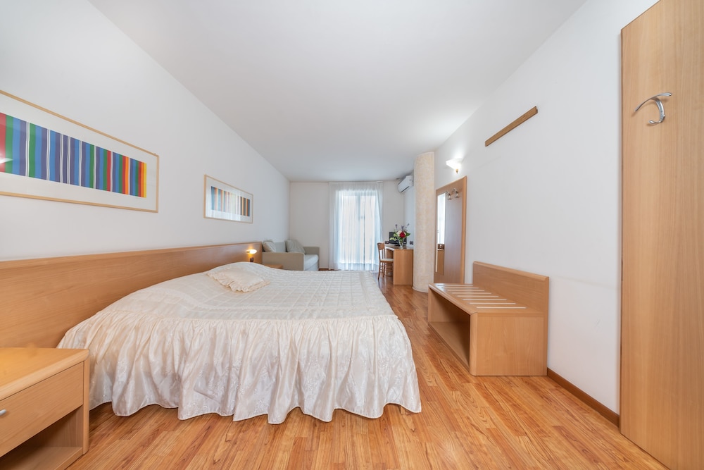 Superior Double Room - Photo 4