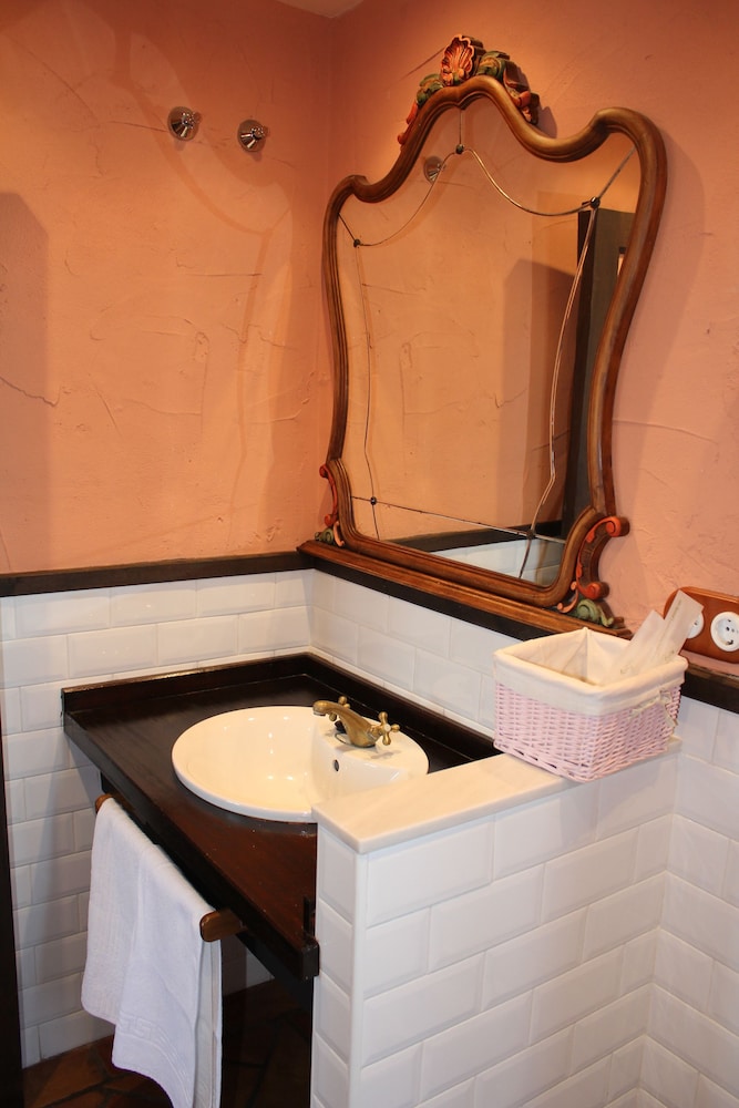 Standard Double or Twin Room - Photo 38
