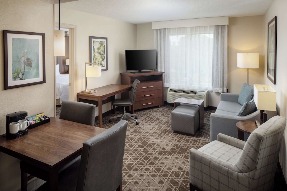 Suite, 2 Bedrooms - Photo 8