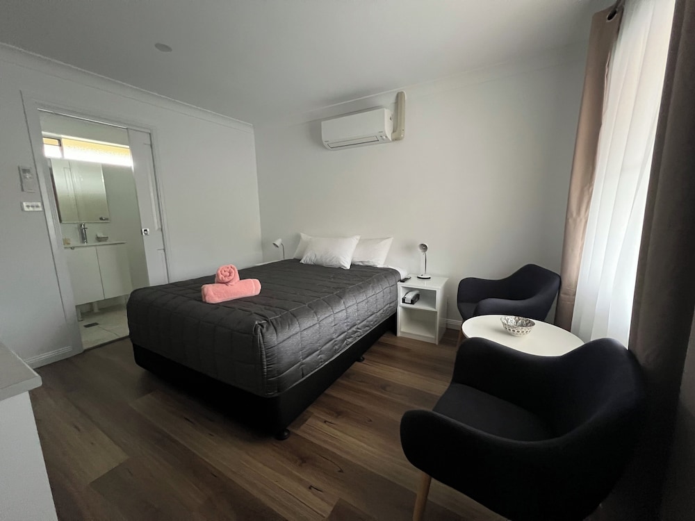 Comfort Queen Pet Friendly