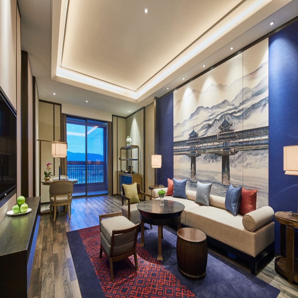 Deluxe Suite photo 2