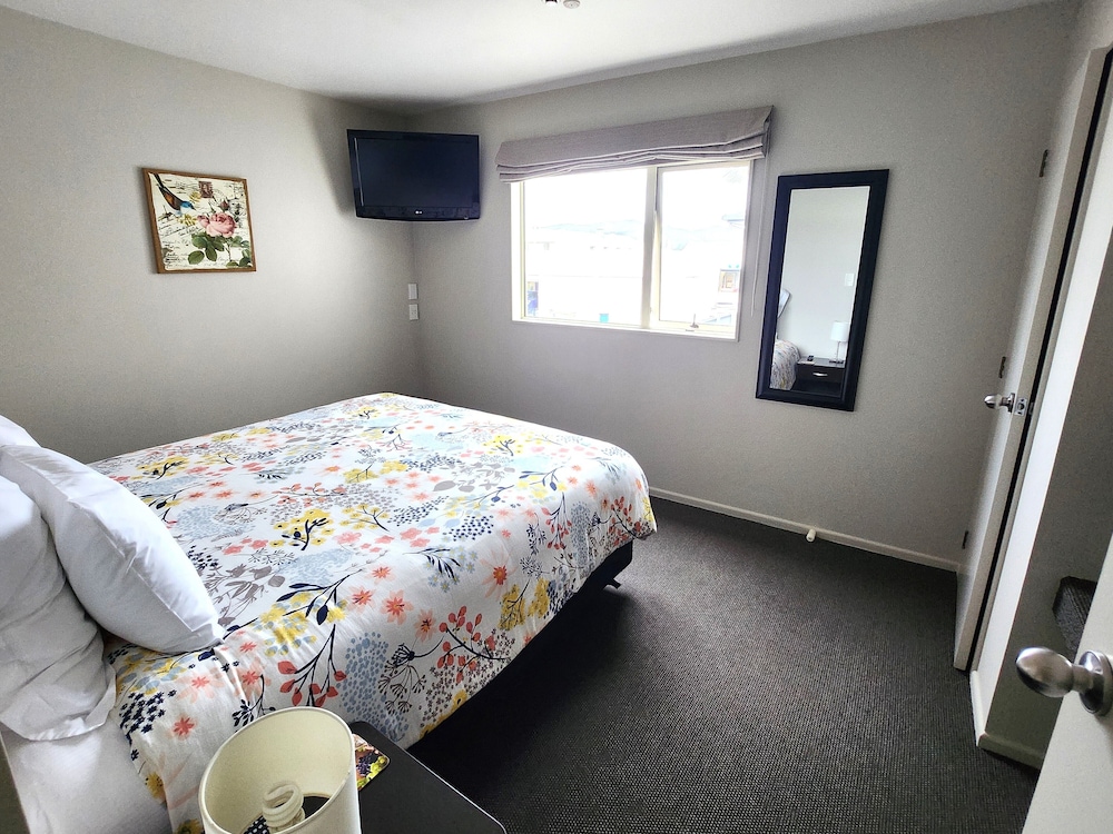 Upstairs One Bedroom Apartment
