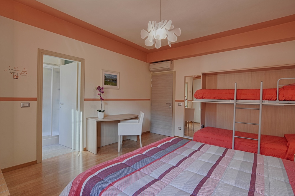 Quadruple Room photo 3