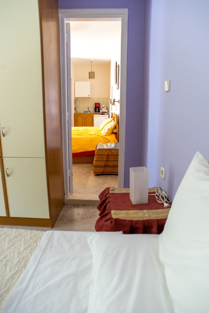 Two Bedroom Studio for 2 adults and 2 children (Sea View)